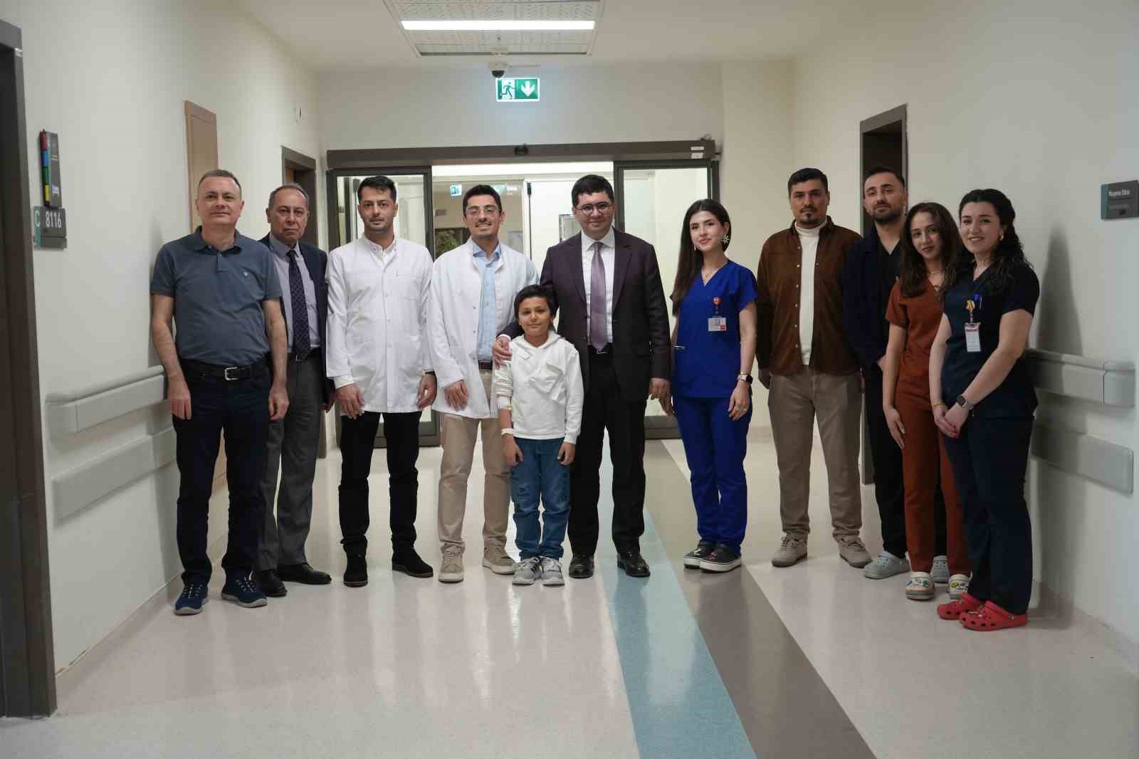 Başparmağında ileri derece hareket kısıtlılığı olan çocuk, operasyonla sağlığına kavuştu 4 basparmaginda ileri derece hareket kisitliligi olan cocuk operasyonla sagligina kavustu 0 wUzJGAgT