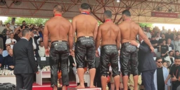 baspehlivan-erkan-tas-altin-kemerini-takti-i2LnIZmc.jpg