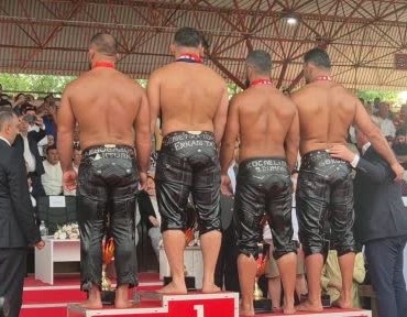 baspehlivan-erkan-tas-altin-kemerini-takti-i2LnIZmc.jpg