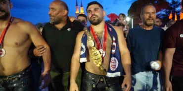baspehlivan-erkan-tas-edirnede-hamam-gelenegini-surdurdu-mnEATaVg.jpg
