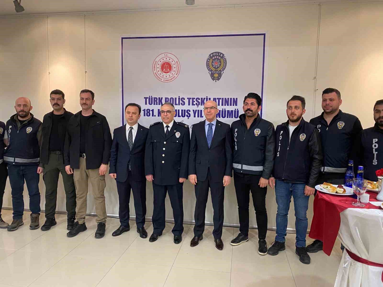 Başsavcı Mehmet Beşir Güven polislerin polis haftasını kutladı 4 bassavci mehmet besir guven polislerin polis haftasini kutladi 0 KW7tlk1n