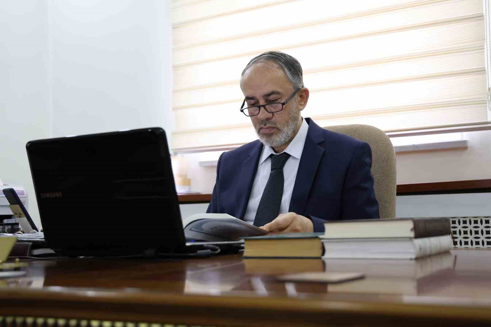 Başvaiz Saffet Bölükbaşı: "Yapay zekâyı kullanarak ’yanlış ve zararlı içerikler üretmek’ haramdır, caiz değildir" 5 basvaiz saffet bolukbasi yapay zek yi kullanarak yanlis ve zararli icerikler uretmek haramdir caiz degildir ITG2i6mq