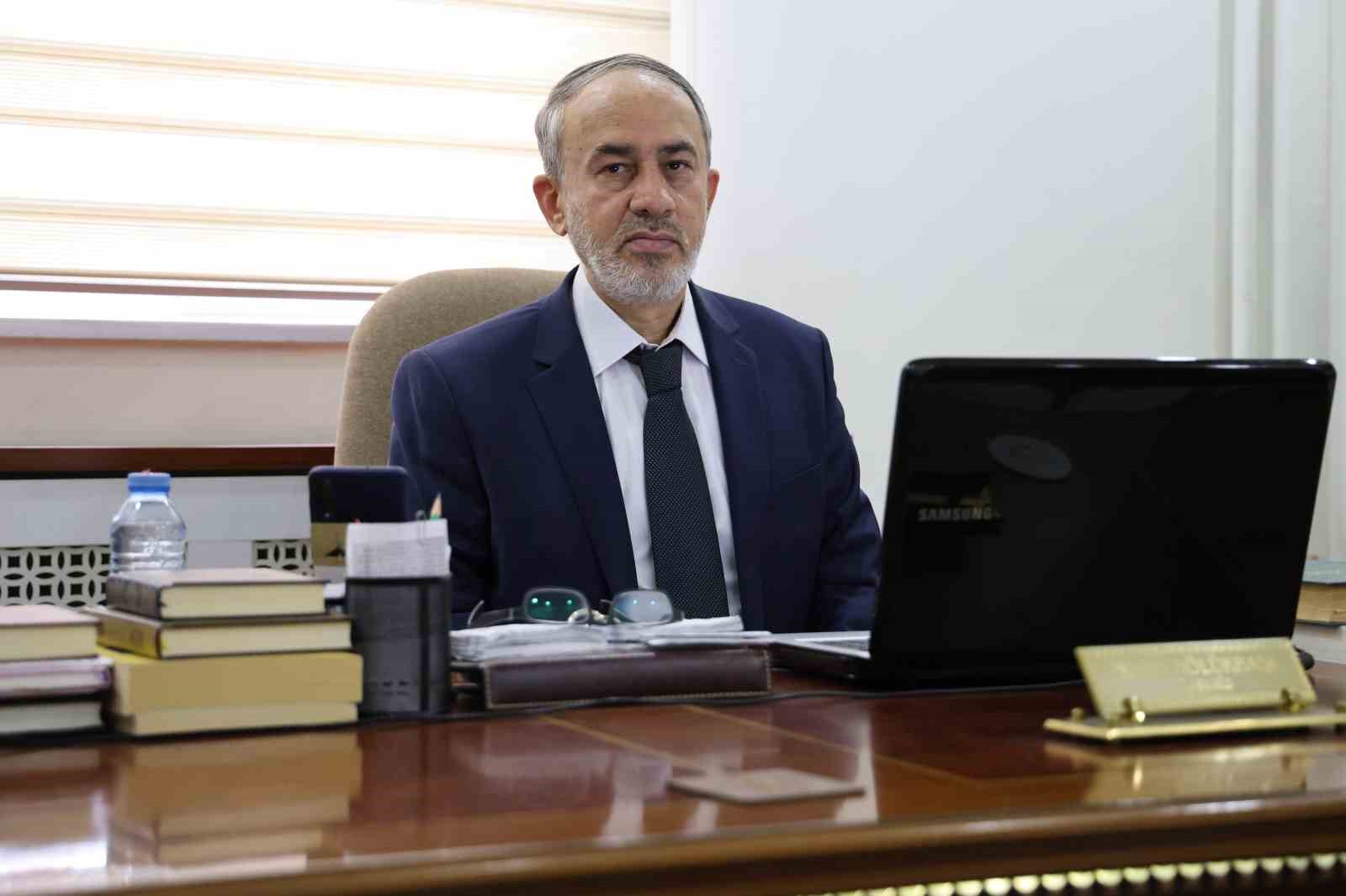 Başvaiz Saffet Bölükbaşı: "Yapay zekâyı kullanarak ’yanlış ve zararlı içerikler üretmek’ haramdır, caiz değildir" 4 basvaiz saffet bolukbasi yapay zek yi kullanarak yanlis ve zararli icerikler uretmek haramdir caiz degildir gzyE5jJA