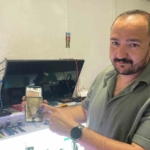 bataryasi-degistirilmek-istenen-cep-telefonu-bir-anda-alev-aldi-25LRRCFu.jpg