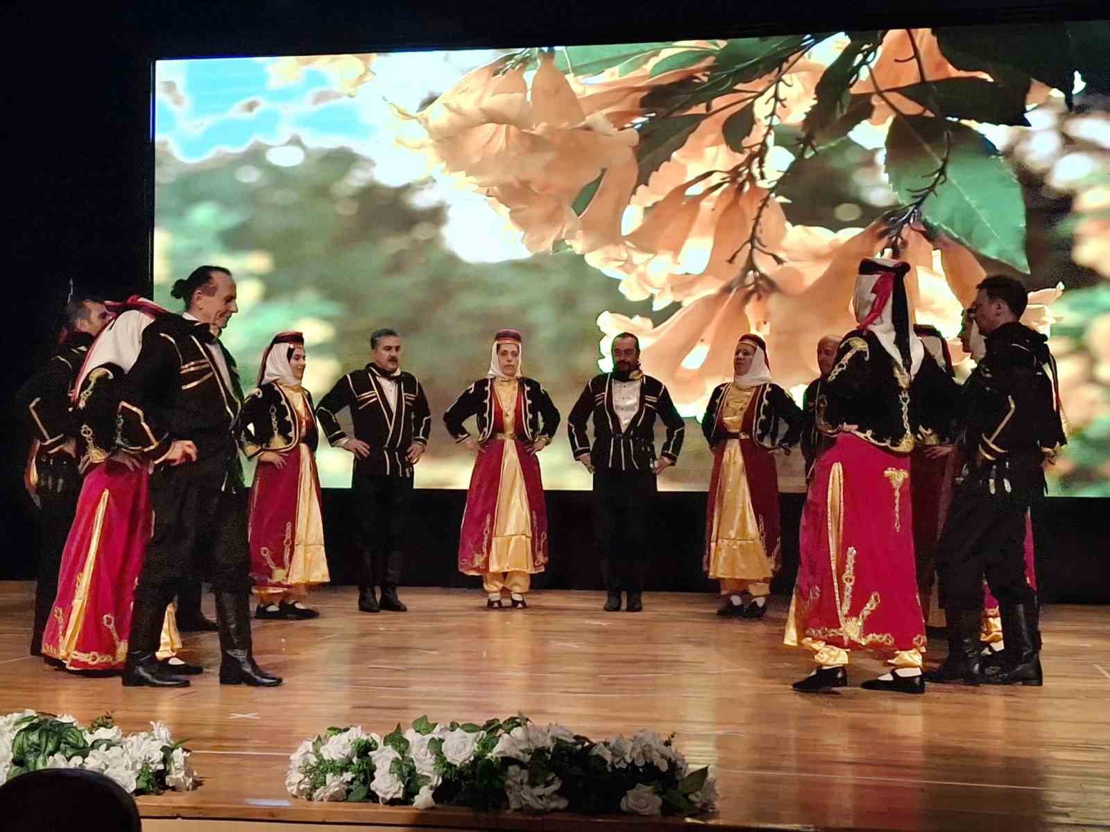 bati karadenizin en kapsamli halk oyunlari soleni gerceklestirildi 4 45H1jmHS