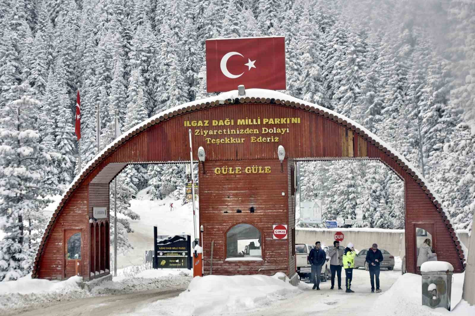 Batı Karadeniz’in en uzun pistine sahip Ilgaz Dağı, bayram tatilinde kayak severleri ağırlayacak 9 bati karadenizin en uzun pistine sahip ilgaz dagi bayram tatilinde kayak severleri agirlayacak 5 hjebTuYe