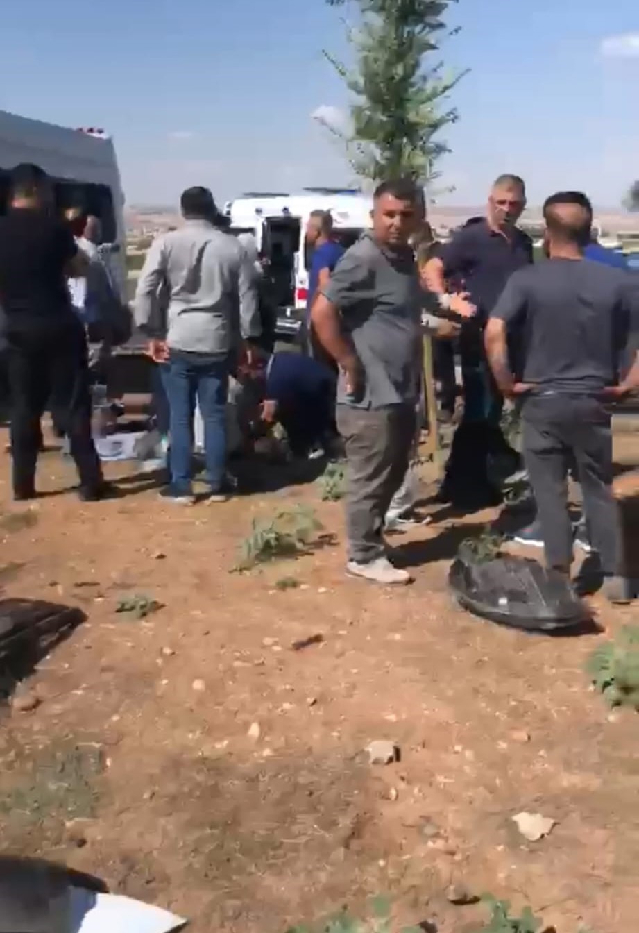 batman cevre yolunda para nakil araci ile minibus carpisti 15 yarali 0