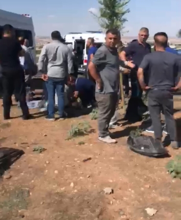 batman-cevre-yolunda-para-nakil-araci-ile-minibus-carpisti-15-yarali-biqDnvtN.jpg