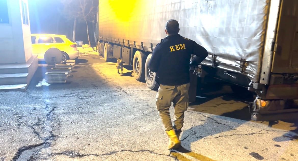 batman polisinden nefes kesen operasyon tirda 51 kilo uyusturucu ele gecirildi 2