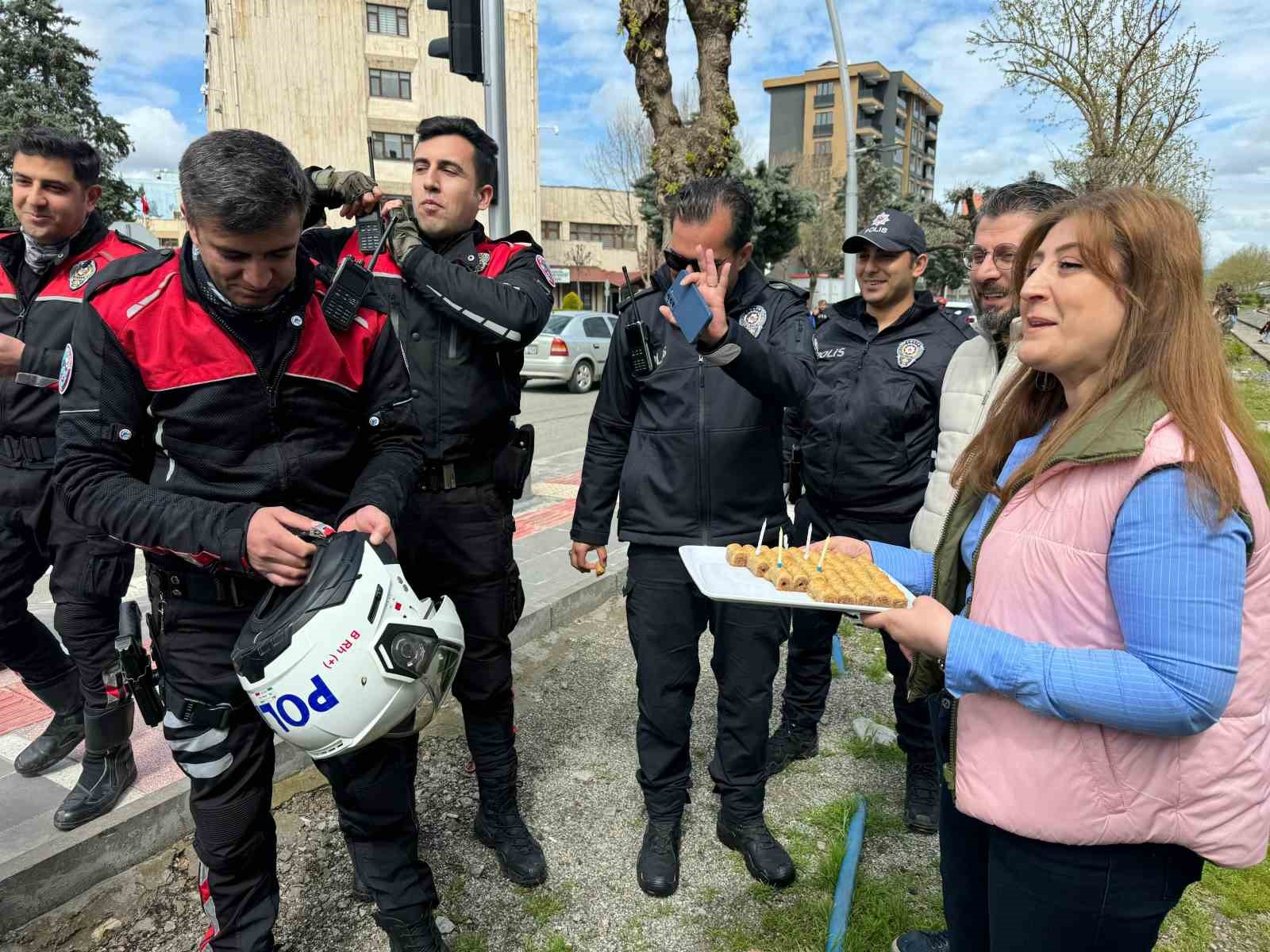 Batman polisine tatlı sürpriz 4 batman polisine tatli surpriz 0 wa4m4TRC