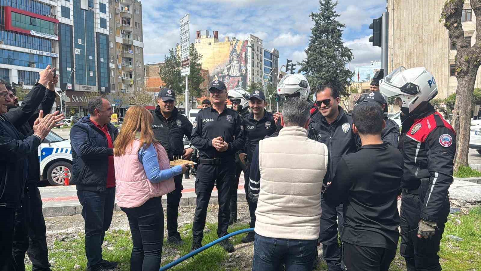 Batman polisine tatlı sürpriz 7 batman polisine tatli surpriz 3