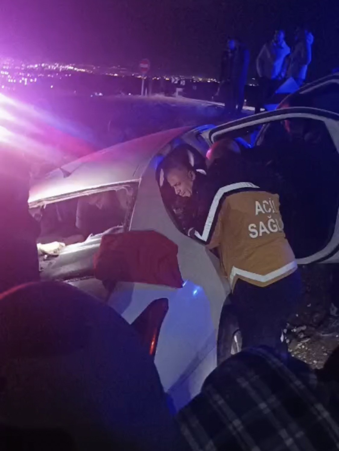 batman siirt karayolunda trafik kazasi 3 yarali 0 LztN1Pjd