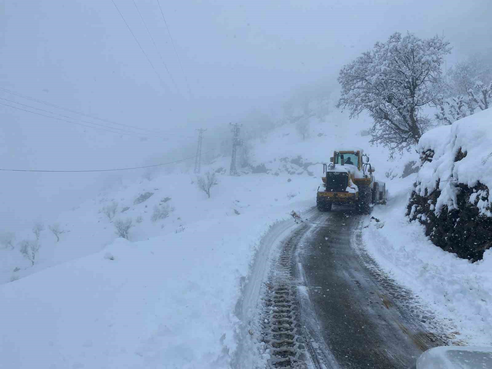 batmanda 115 yerlesim yerinin yolu kardan kapandi 0