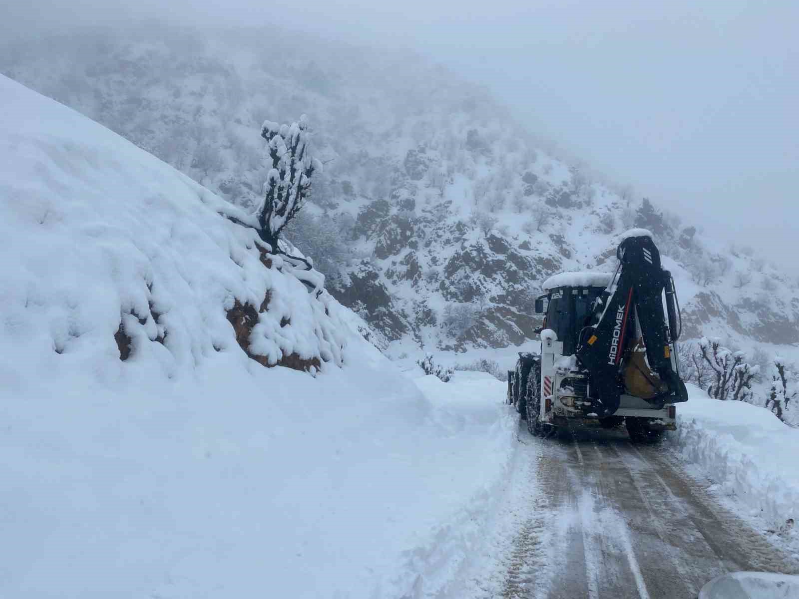 batmanda 115 yerlesim yerinin yolu kardan kapandi 2 96u6sILT