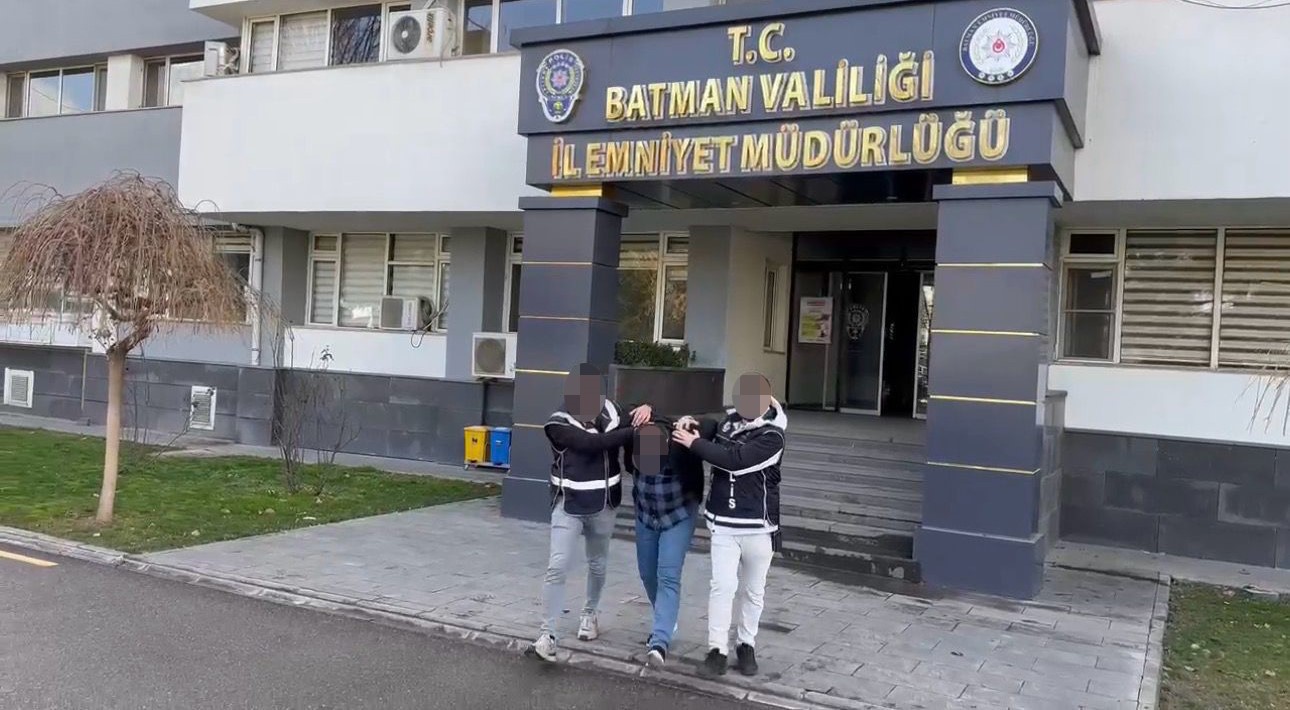 batmanda 12 dosyadan aranan sahis yakalandi 0 zzn8h1F8
