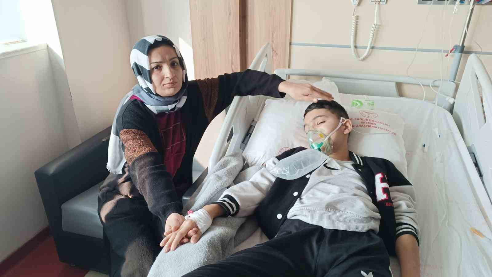 batmanda 13 yasindaki cocuk 52 gundur oksuruk nobeti yasiyor 2 HuyKfSwy
