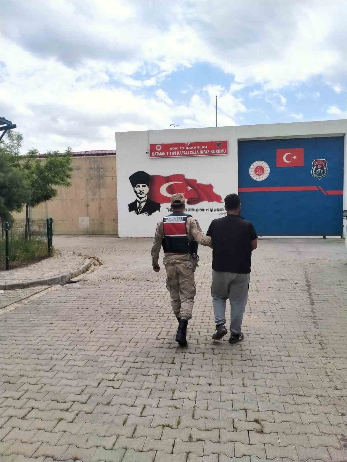 batmanda 14 yil hapis cezasi bulunan sahis yakalandi 0 PfQgiGva