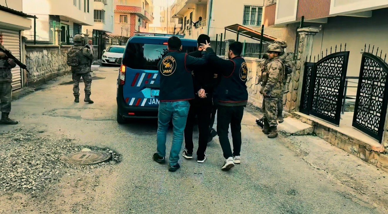 batmanda 27 yil hapisle aranan sahis yakalandi 1 c3UnjmdY