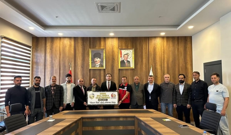 batmanda-340-bin-lira-ile-rekor-fiyata-satilan-bir-kilo-balin-geliri-besicilere-verildi-OG3dDdyw.jpg
