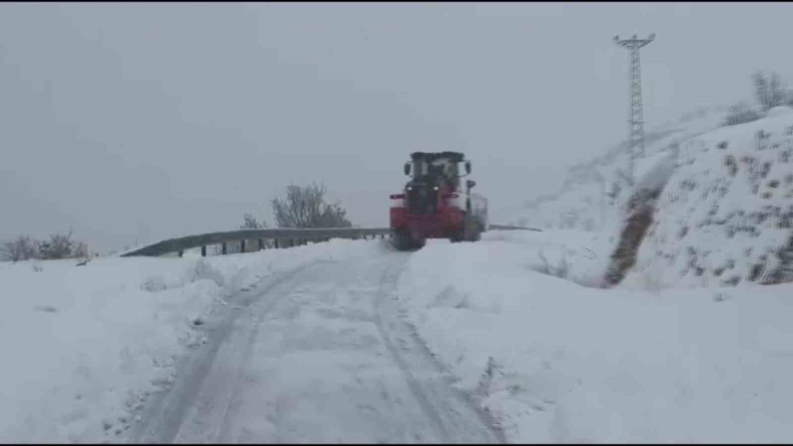 batmanda 35 koy yolu ulasima acildi ziyaretciler kurtarildi 1 tXhteTu1