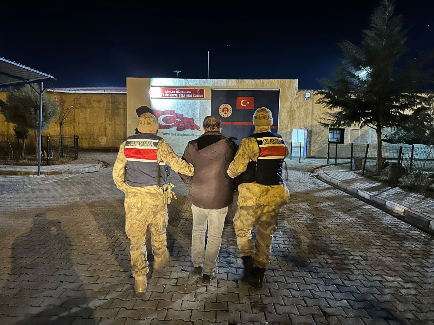 batmanda 37 firari yakalandi 0 2bcCzq7j