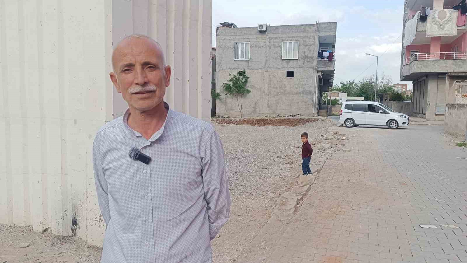 batmanda 50 yillik cami yikildi minaresi kaldi 3 rY3BLTwA