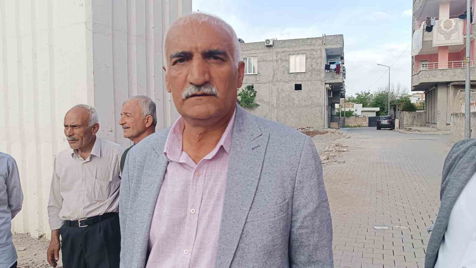 batmanda 50 yillik cami yikildi minaresi kaldi 6 RJnKZmfk