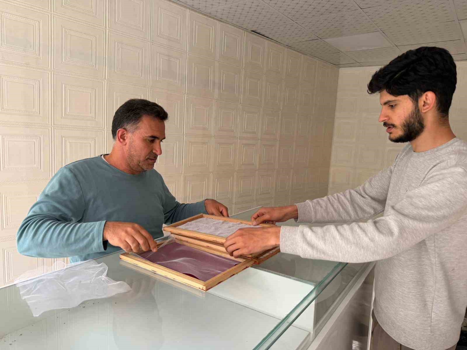 batmanda 72 aileye ipek bocegi larvasi dagitildi 4 nkF2u1rP
