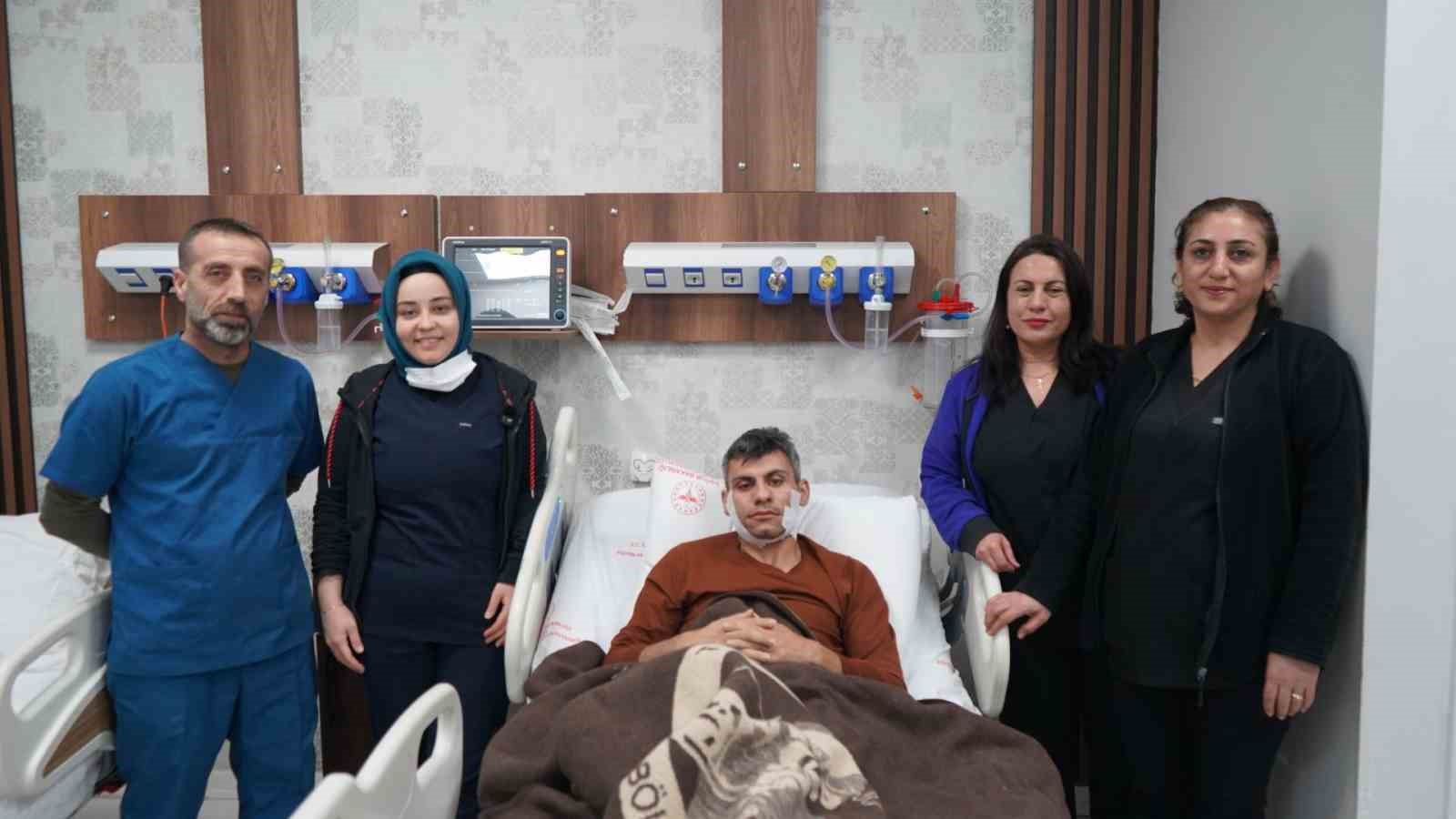 Batman’da Ağız ve Diş Sağlığı Hastanesinde bir ilk: Alt çene kırığı başarıyla tedavi edildi 5 batmanda agiz ve dis sagligi hastanesinde bir ilk alt cene kirigi basariyla tedavi edildi 2EQ8Dy2F