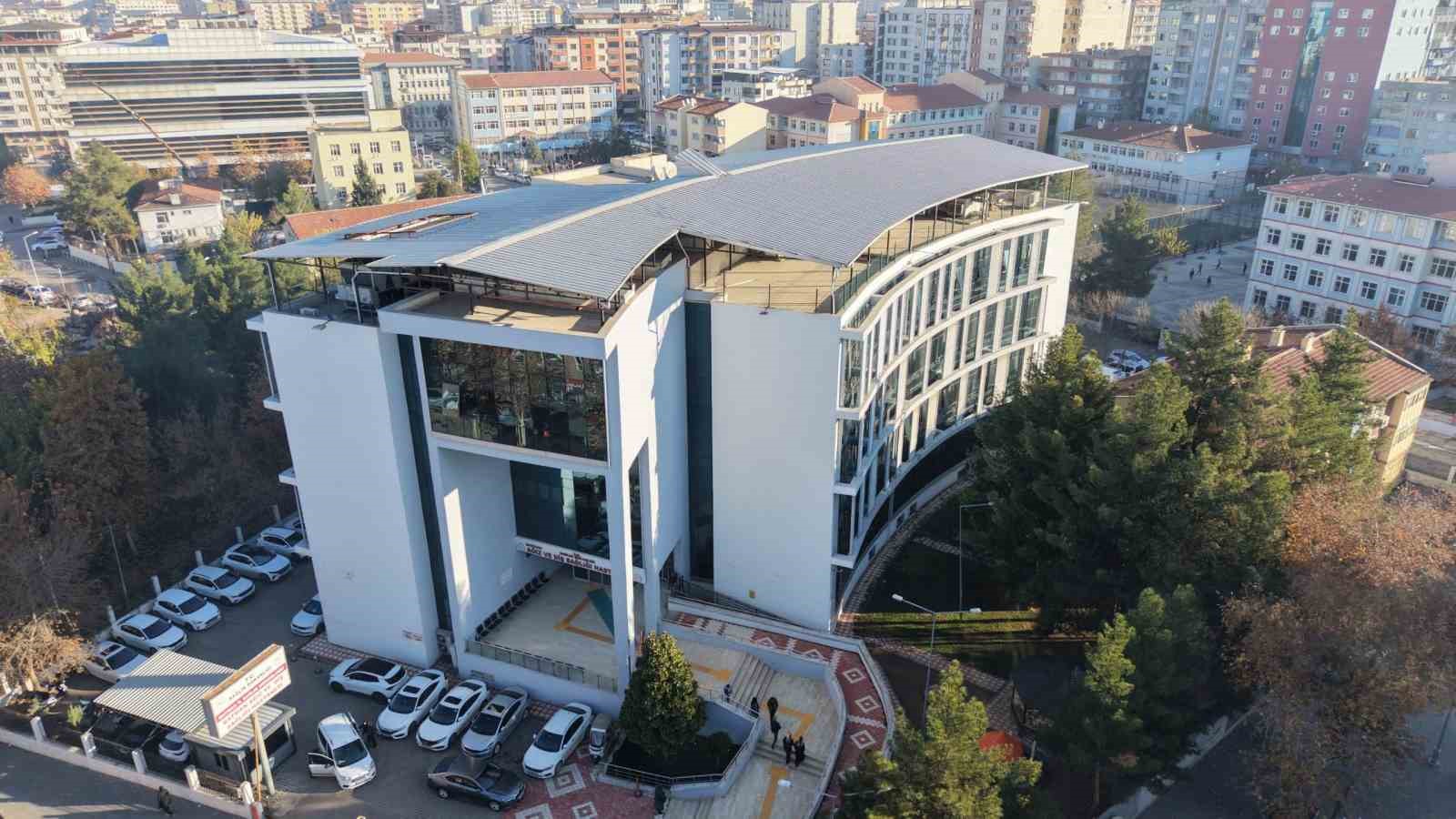 Batman’da Ağız ve Diş Sağlığı Hastanesinde bir ilk: Alt çene kırığı başarıyla tedavi edildi 7 batmanda agiz ve dis sagligi hastanesinde bir ilk alt cene kirigi basariyla tedavi edildi ItJu9SPy
