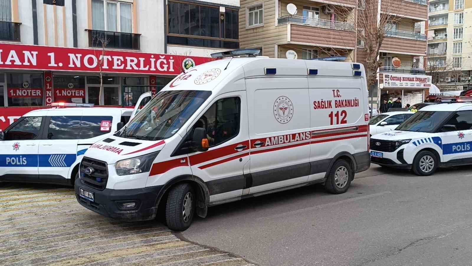 batmanda akrabalar arasinda kavga 4 yarali 0 TTAzgX9A