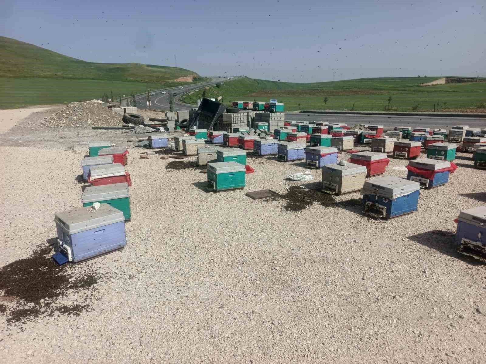 batmanda arac arizalaninca binlerce ari telef oldu 1 1ZmjeM5O