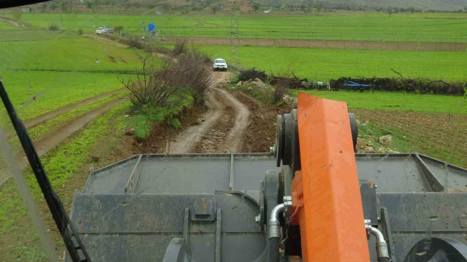 batmanda aracta mahsur kalan hastanin yardimina ekipler kostu 4 4AkgzRJq