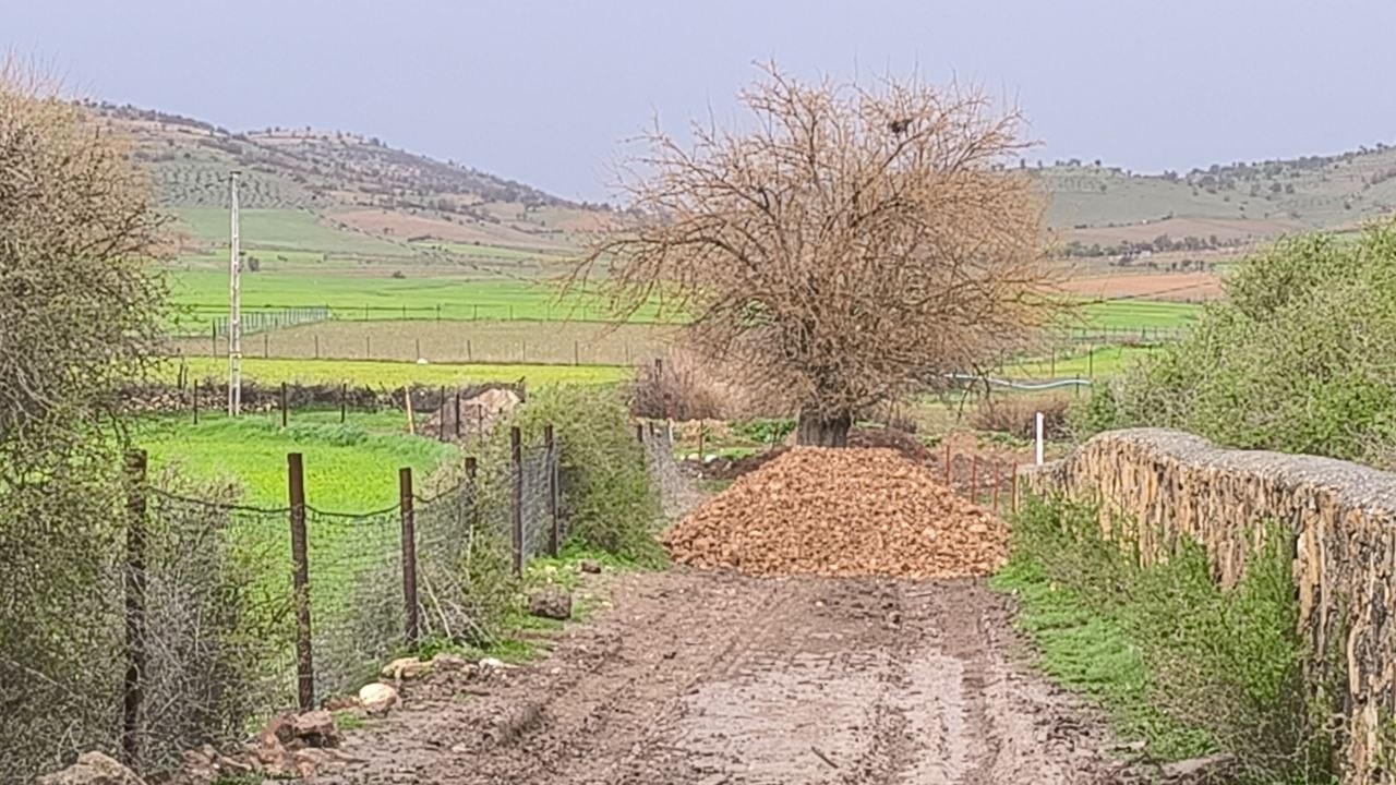 batmanda aracta mahsur kalan hastanin yardimina ekipler kostu 5 Ame4nkp5