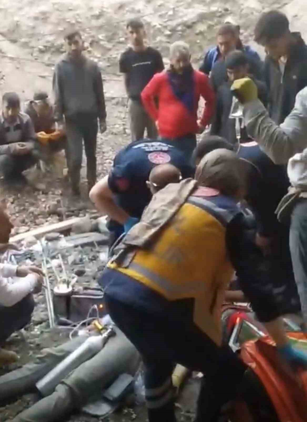 Batman’da beton kalıbı altında kalan şahıs hayatını kaybetti 6 batmanda beton kalibi altinda kalan sahis hayatini kaybetti 2 pqHryNfU