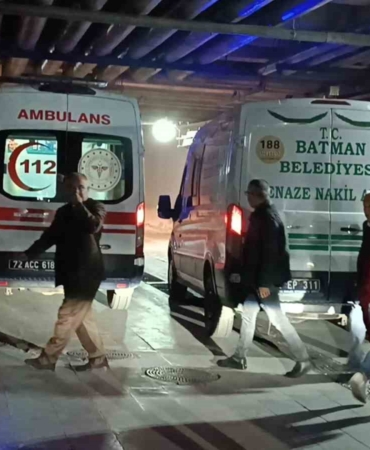 batmanda-beton-kalibi-altinda-kalan-sahis-hayatini-kaybetti-X2NFJ4vL.jpg