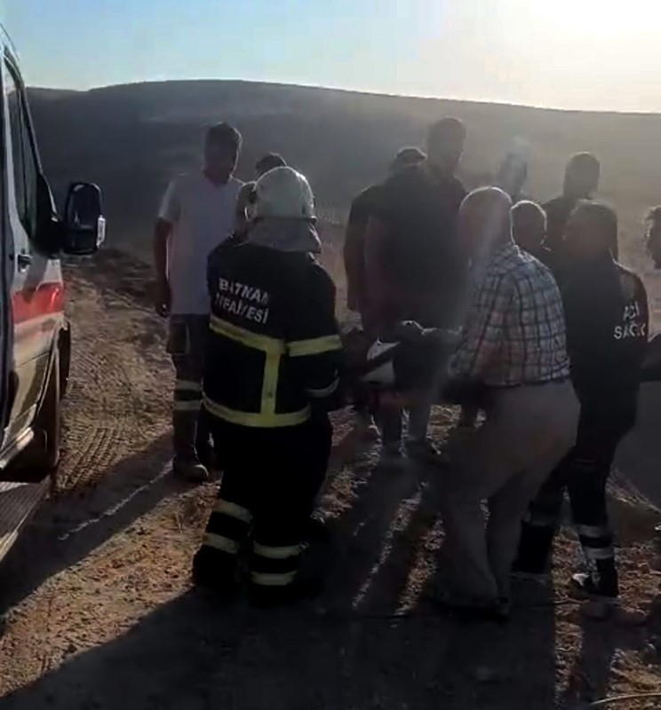 Batman’da beton mikseri şarampole yuvarlandı: 1 yaralı 5 batmanda beton mikseri sarampole yuvarlandi 1 yarali 1 P2peXsyh