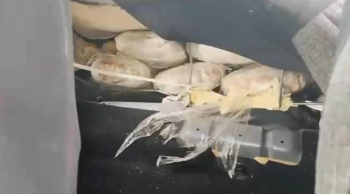Batman’da bir otomobilde 56 kilo esrar ele geçirildi 6 batmanda bir otomobilde 56 kilo esrar ele gecirildi 2 5j3sbqNL