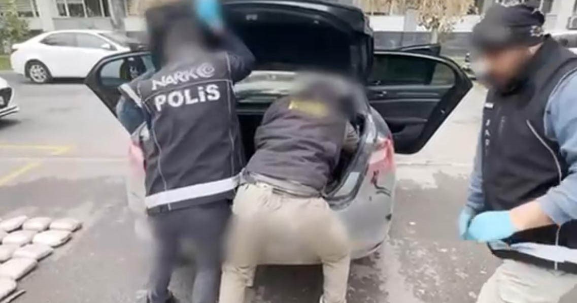 Batman’da bir otomobilde 56 kilo esrar ele geçirildi 10 batmanda bir otomobilde 56 kilo esrar ele gecirildi 6 yzaRVRAk