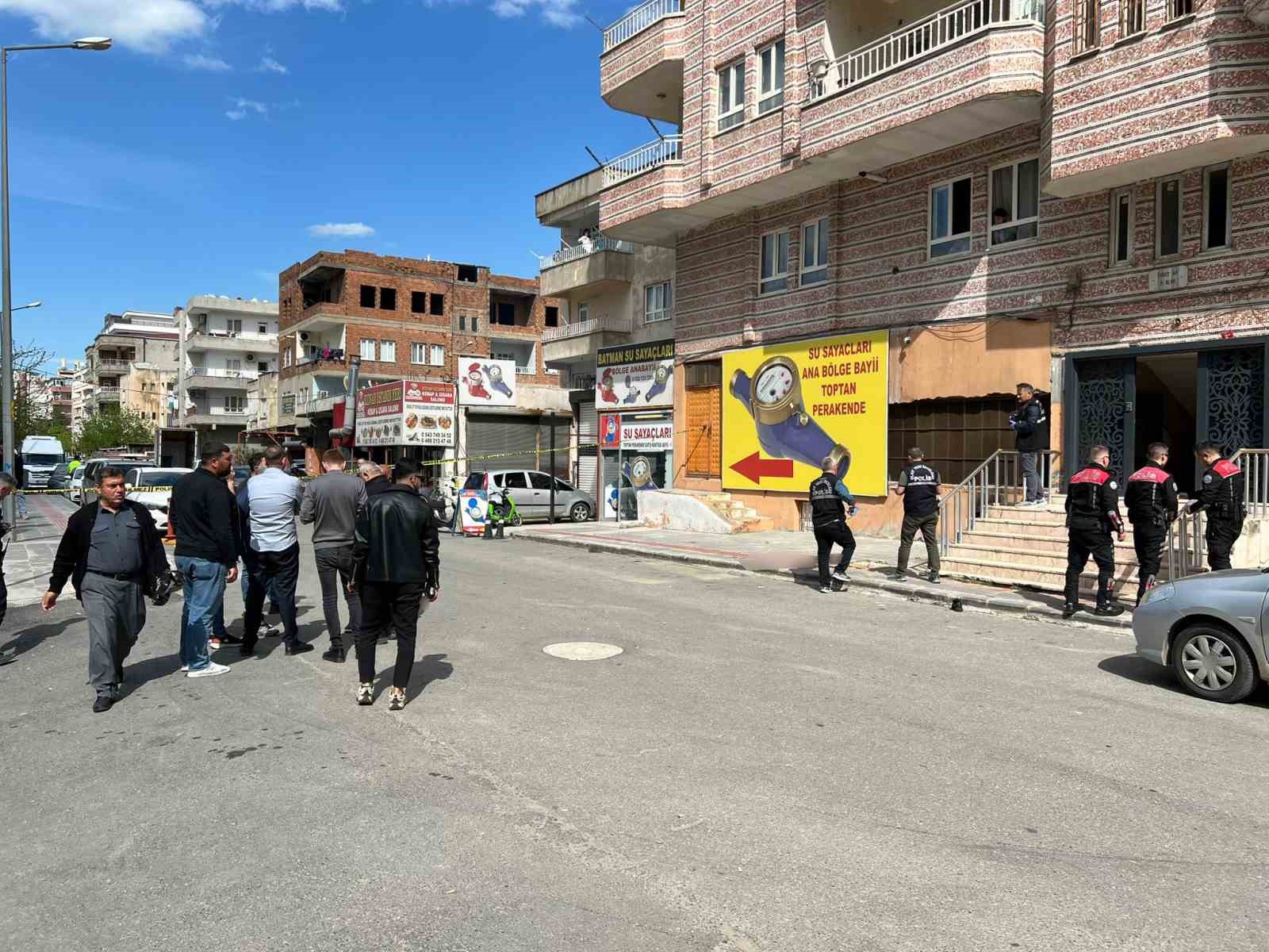 batmanda catinda dusen genc hayatini kaybetti 1 YUnitIF5