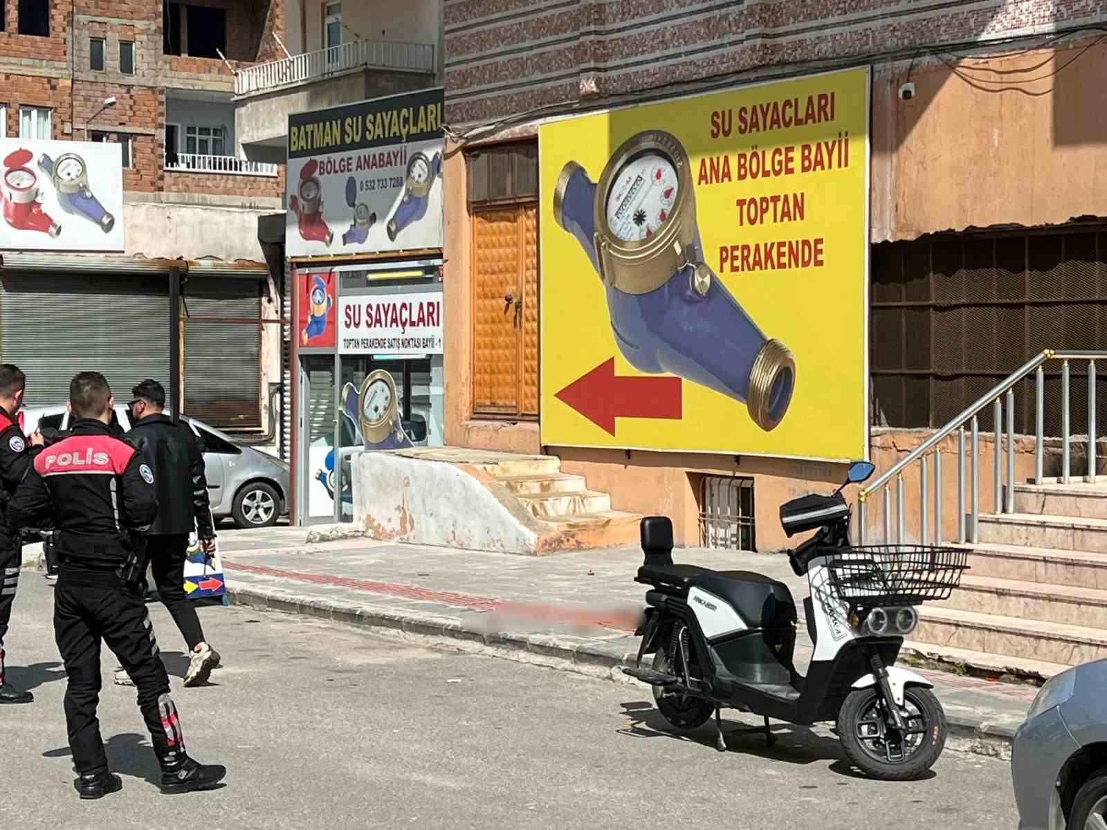 batmanda catinda dusen genc hayatini kaybetti 2 dKaZPNTy