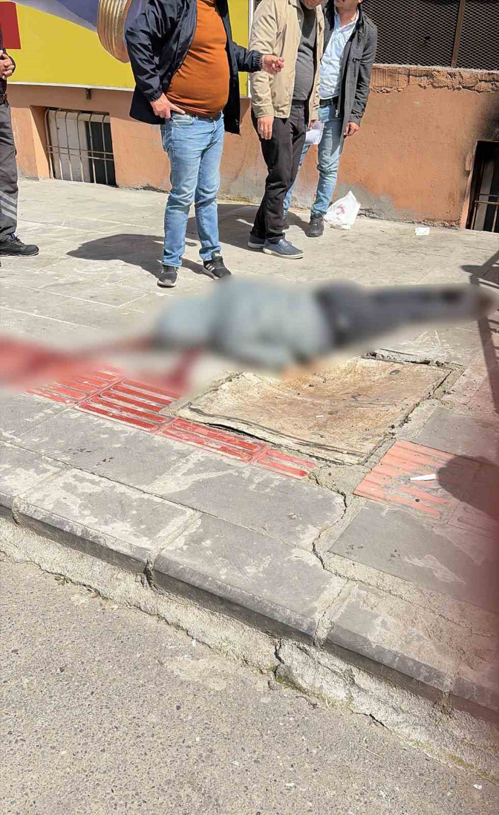 batmanda catinda dusen genc hayatini kaybetti 3 V8iEW7vA