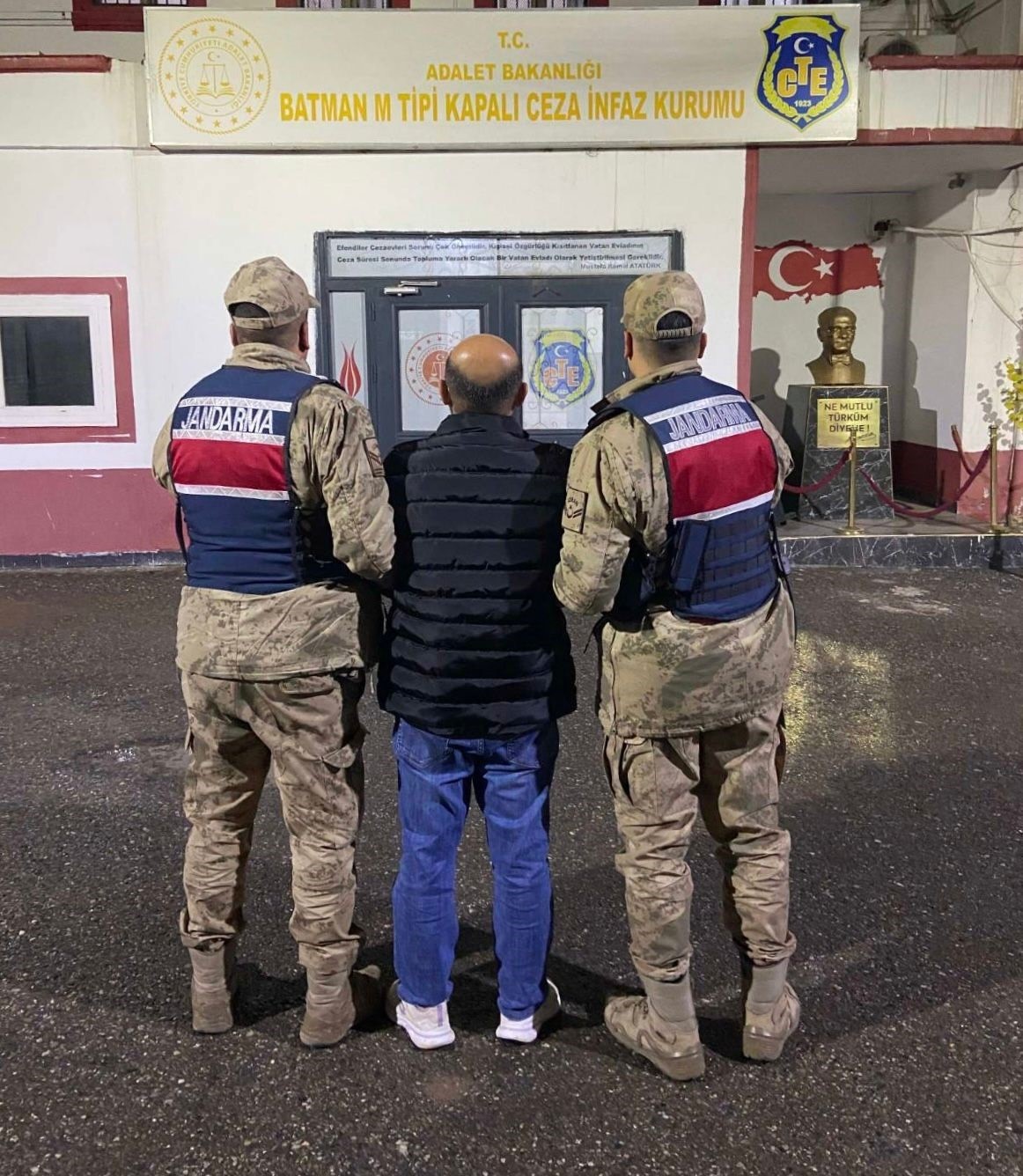 batmanda cesitli suclardan aranan 17 sahis yakalandi 3