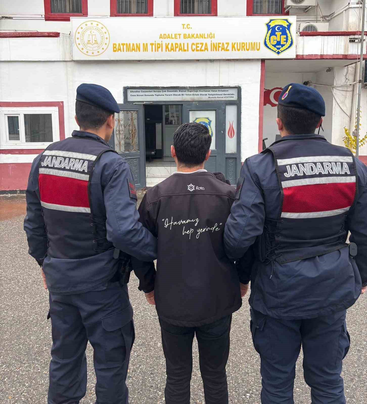 batmanda cesitli suclardan aranan 17 sahis yakalandi 4 1X4gZsWE