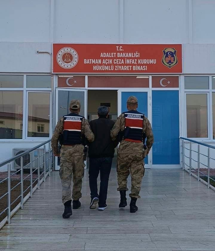 batmanda cesitli suclardan aranan 17 sahis yakalandi 5 2JJHFZyF