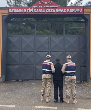 batmanda-cesitli-suclardan-aranan-17-sahis-yakalandi-R7JyrBVT.jpg