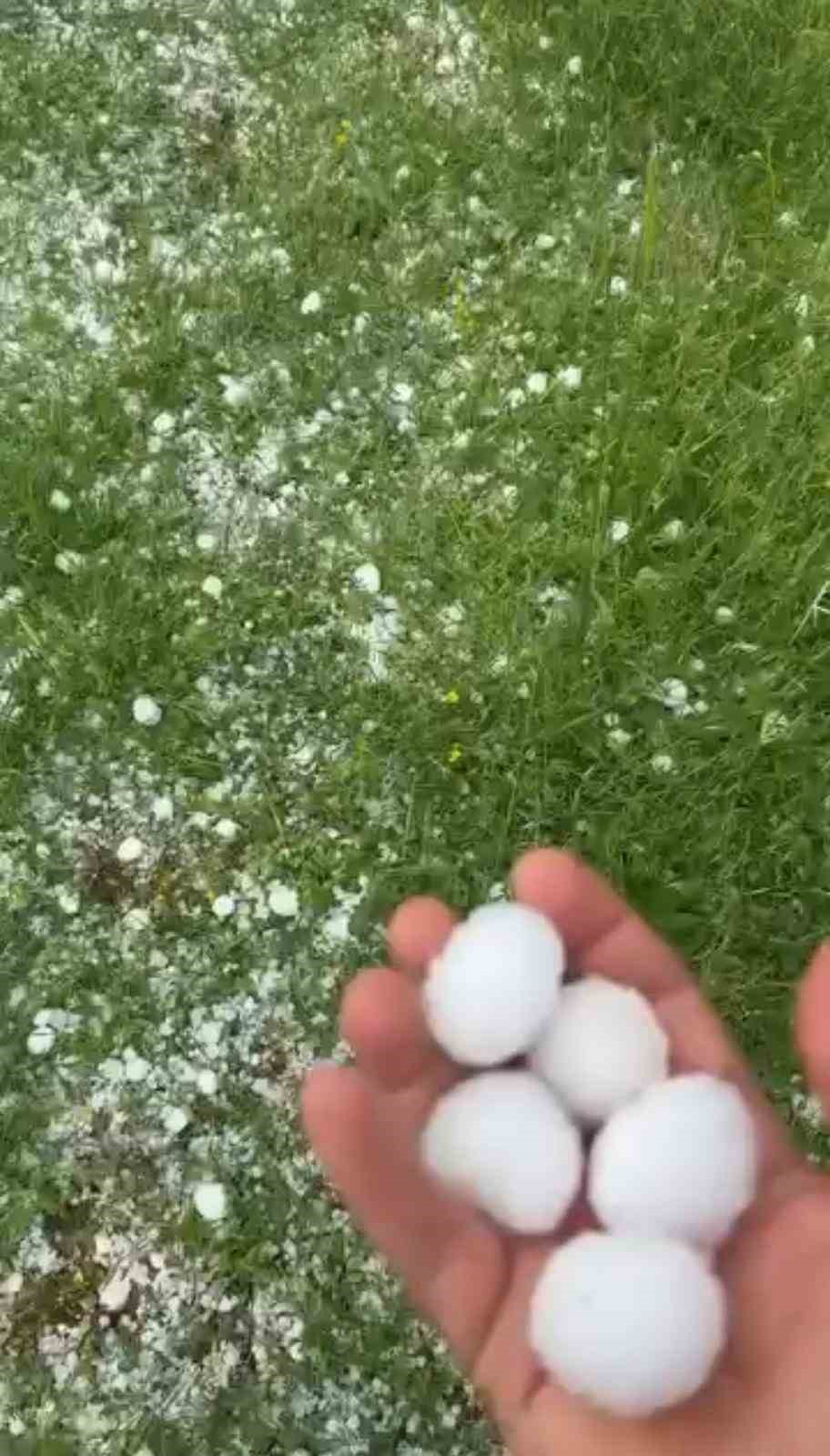 batmanda ceviz buyuklugunde dolu yagdi 0
