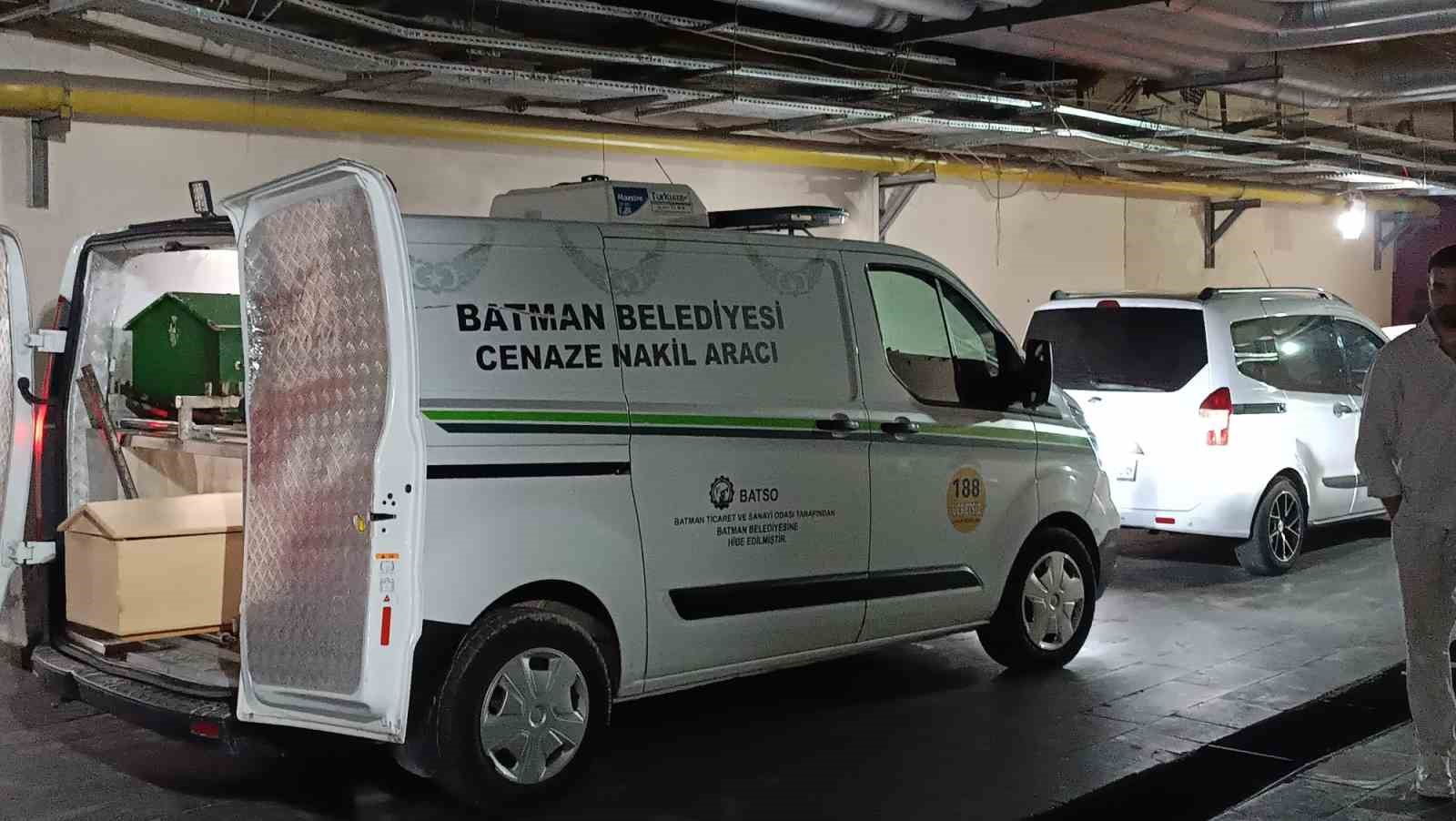 batmanda damdan dusen adam hayatini kaybetti 1 peSEgMZm