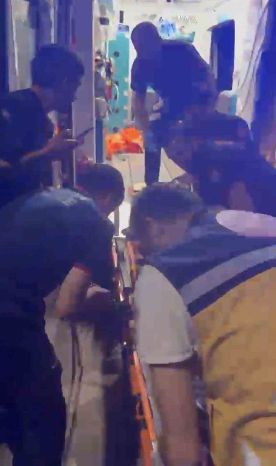 Batman’da dereye düşen vatandaş kurtarıldı 6 batmanda dereye dusen vatandas kurtarildi 2 OwqFK6ga
