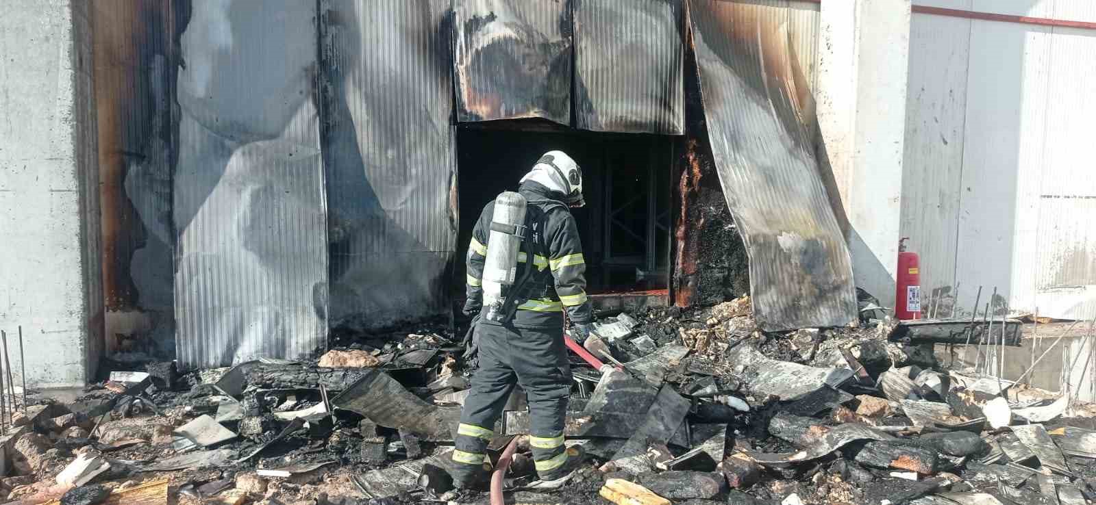 batmanda dondurma fabrikasinda yangin 0